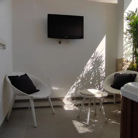 Live Guest house